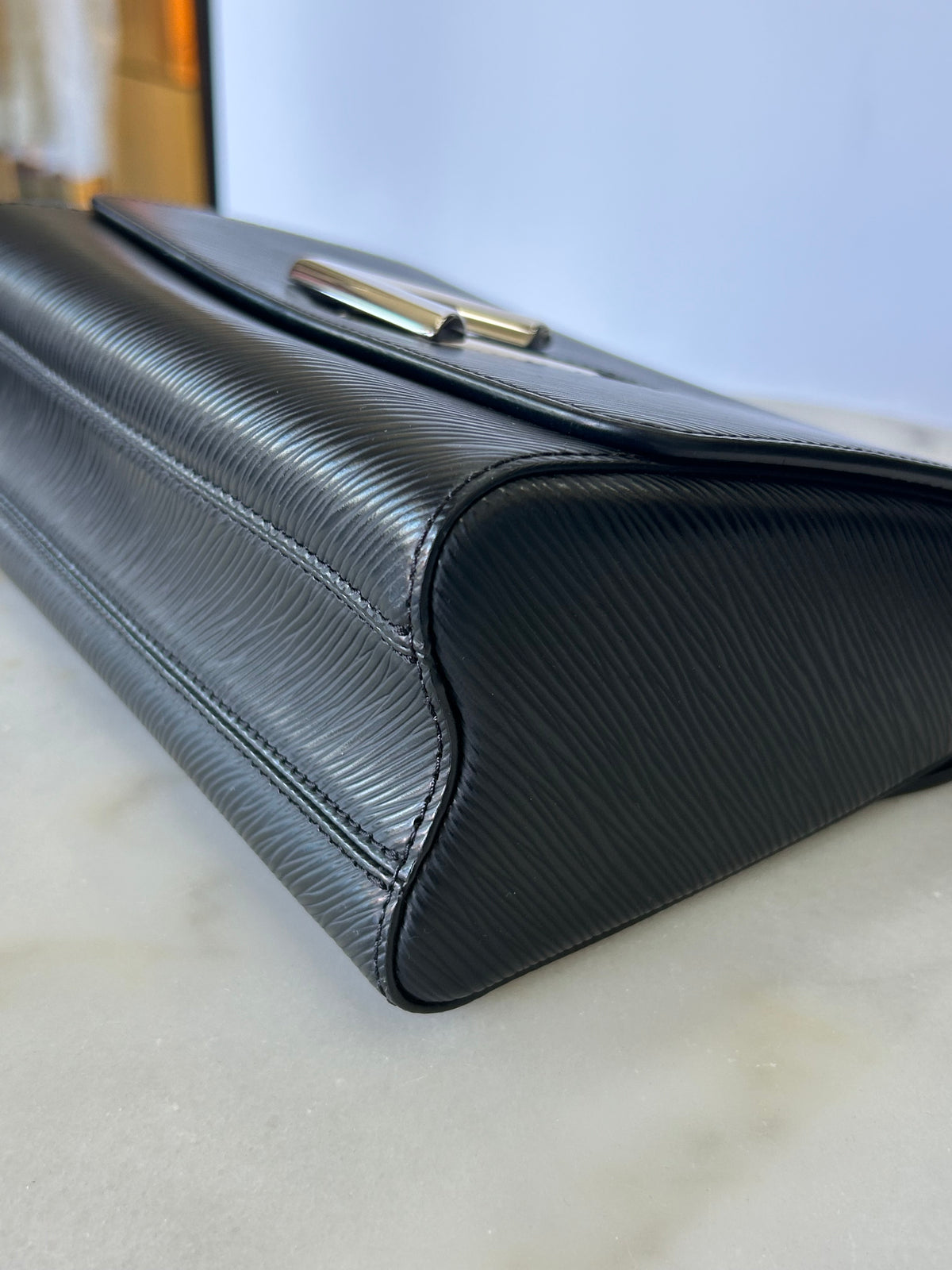 LOUIS VUITTON - Twist MM Chain Bag - Black & Silver