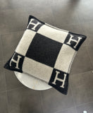 HERMES - Avalon Pillow, Small Model - Écru / Gris Foncé