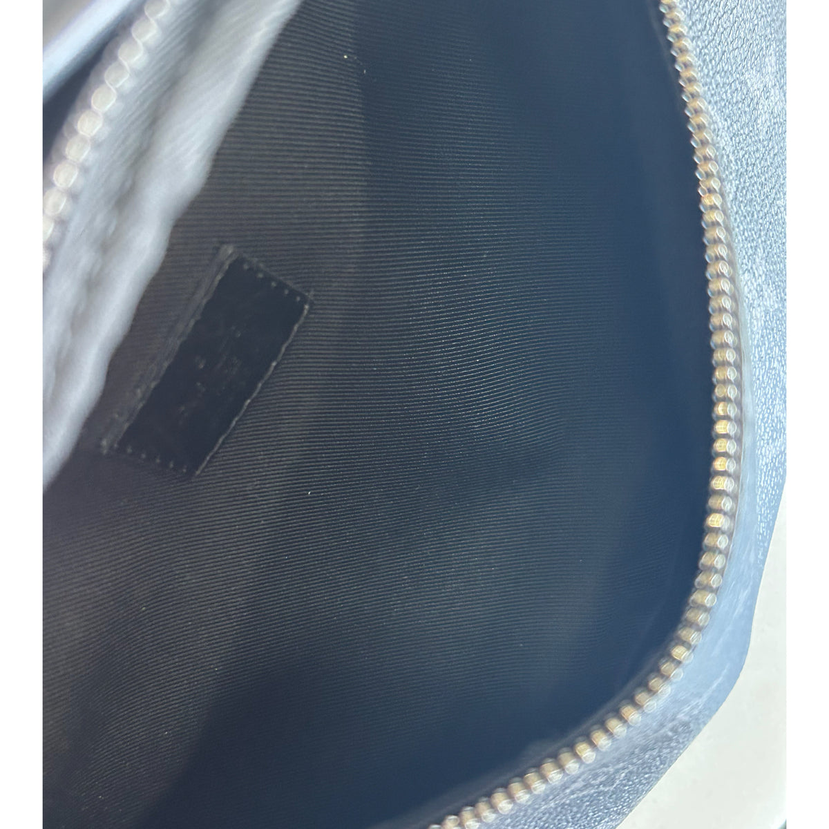 LOUIS VUITTON - Discovery Bumbag PM - Monogram Eclipse
