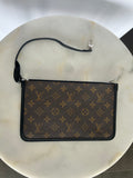 LOUIS VUITTON - CarryAll Vibe MM Bag