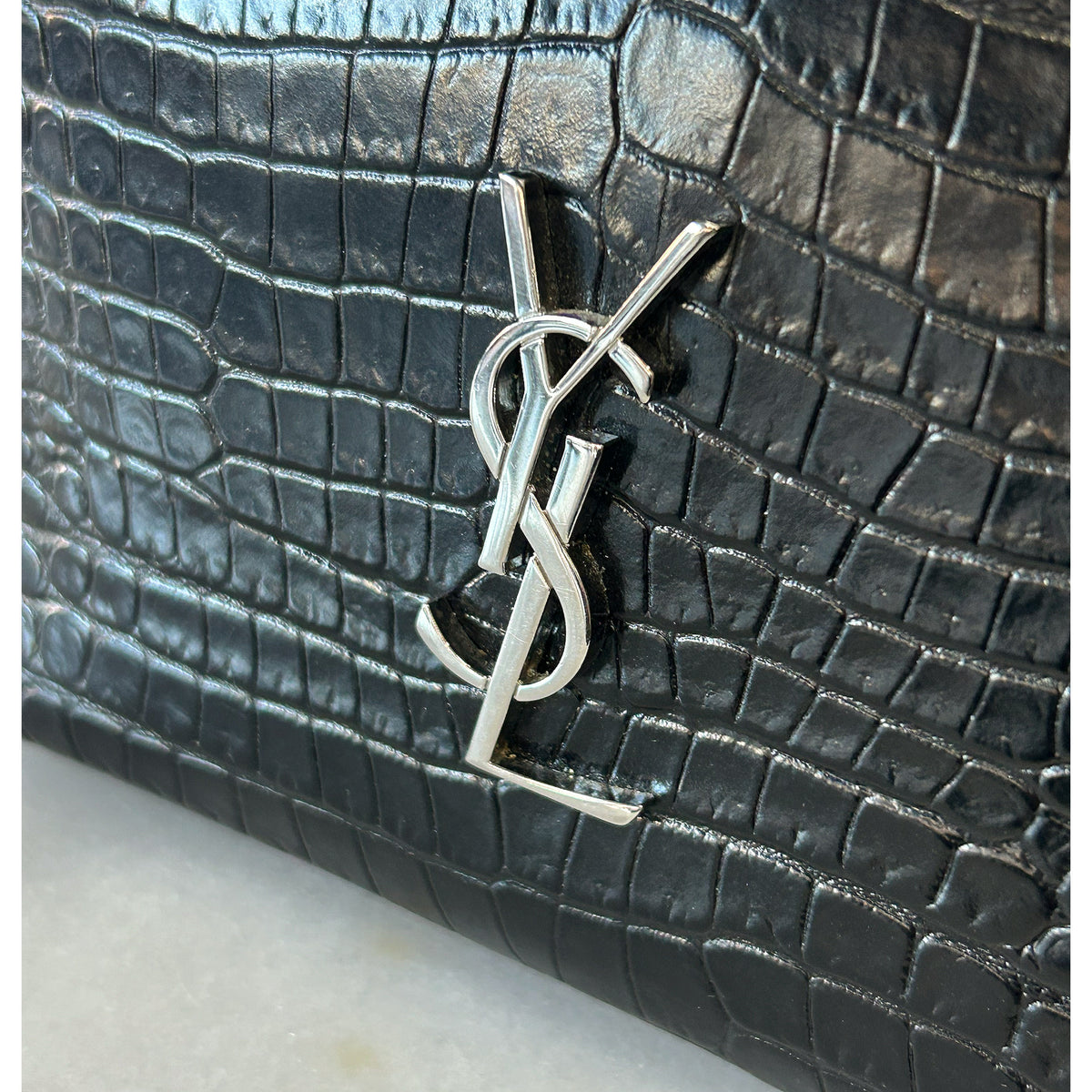 SAINT LAURENT - Cassandre YSL Croc Wallet