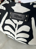 ALEXANDER MCQUEEN - De Manta Clutch - Black & White