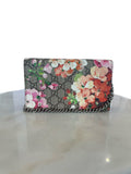 GUCCI - GG Supreme Blooms Wallet On Chain Bag