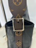 LOUIS VUITTON - CarryAll Vibe MM Bag