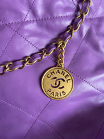 CHANEL 22 Handbag in Purple Leather - Medium
