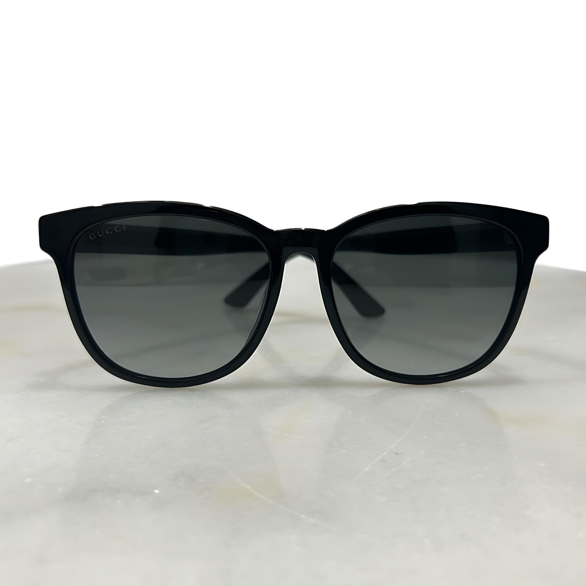 GUCCI - Classic Black Sunglasses