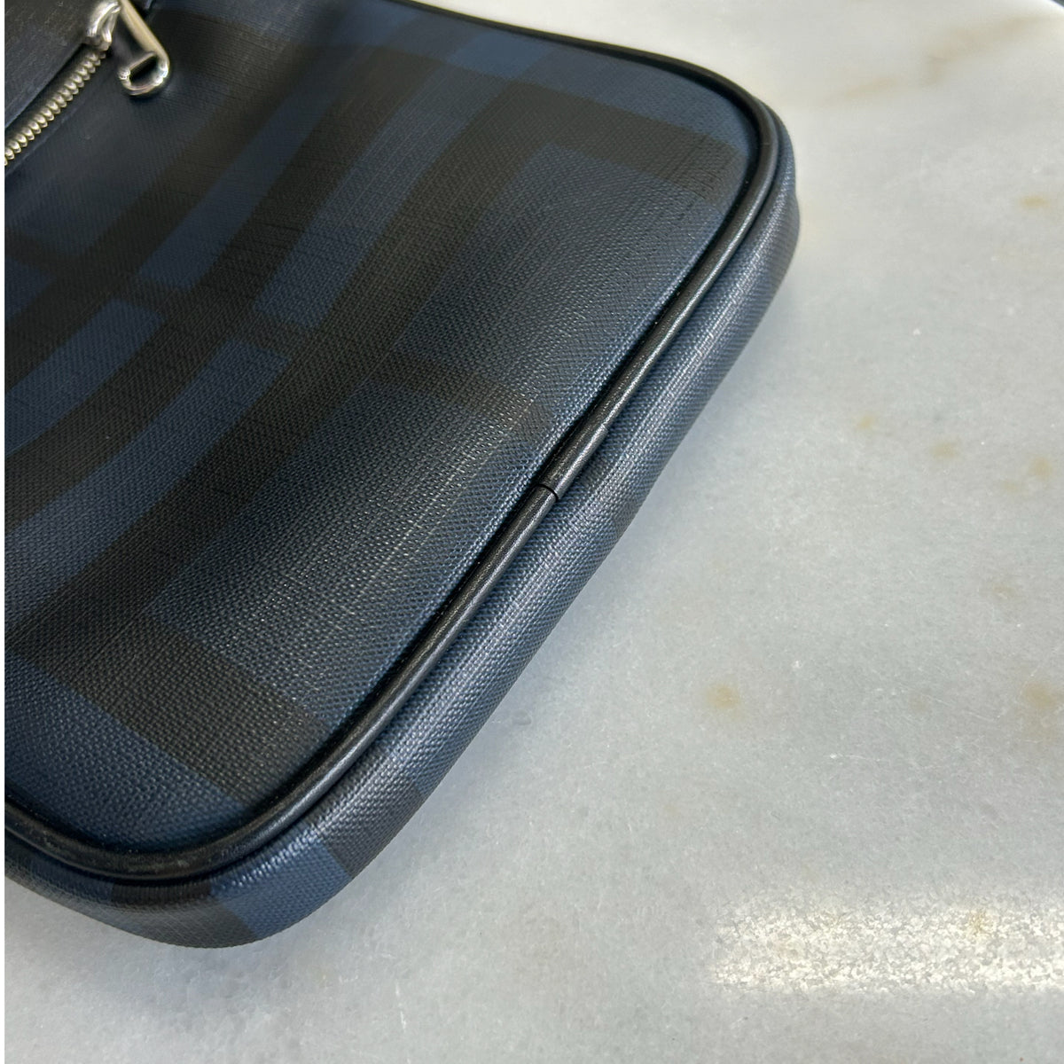BURBERRY - Slim London Check Crossbody Bag