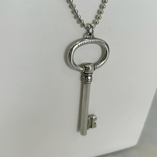 TIFFANY & Co. - Sterling Silver Large Oval Key Pendant & Chain