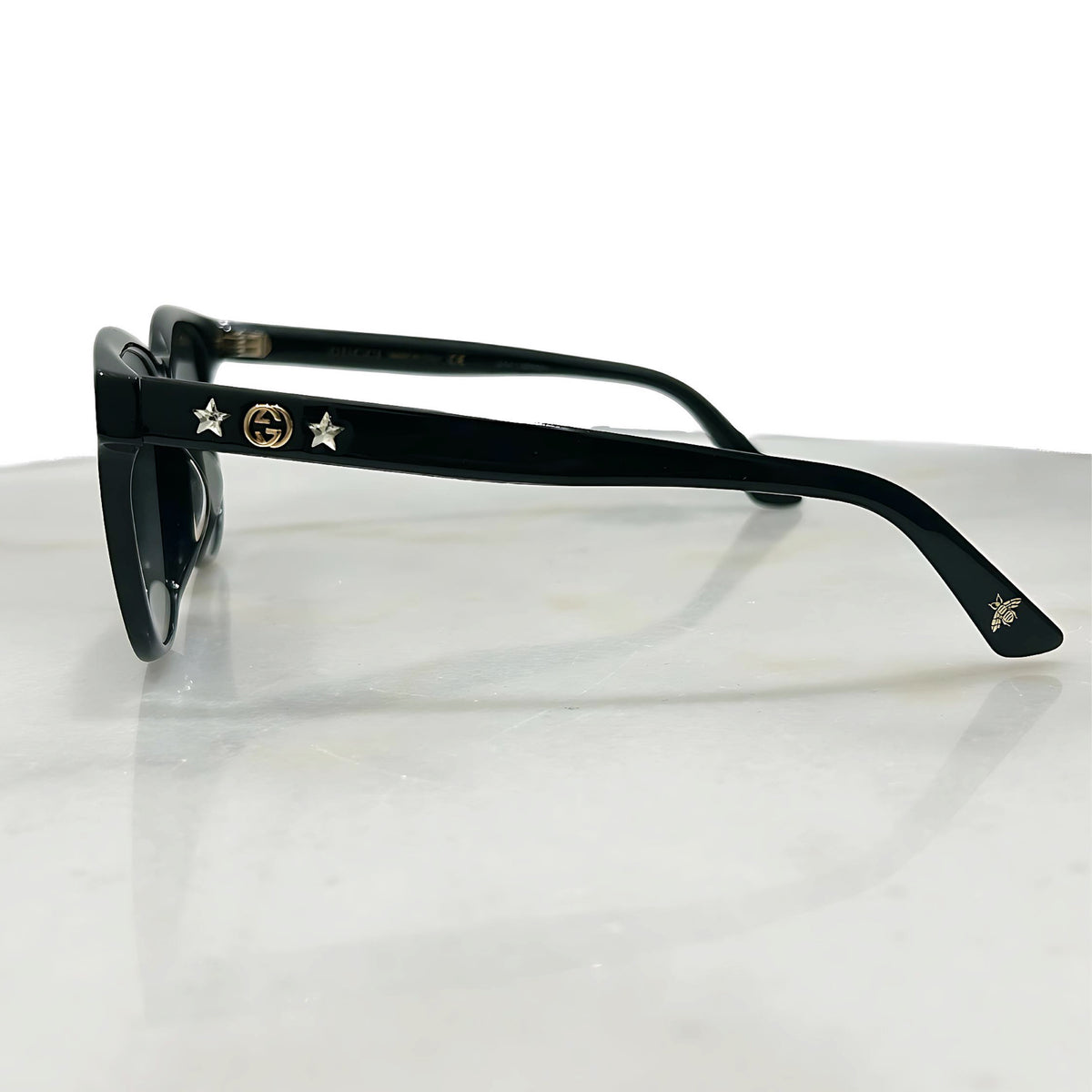 GUCCI - Classic Black Sunglasses