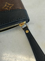 LOUIS VUITTON - Monogram Daily Pouch