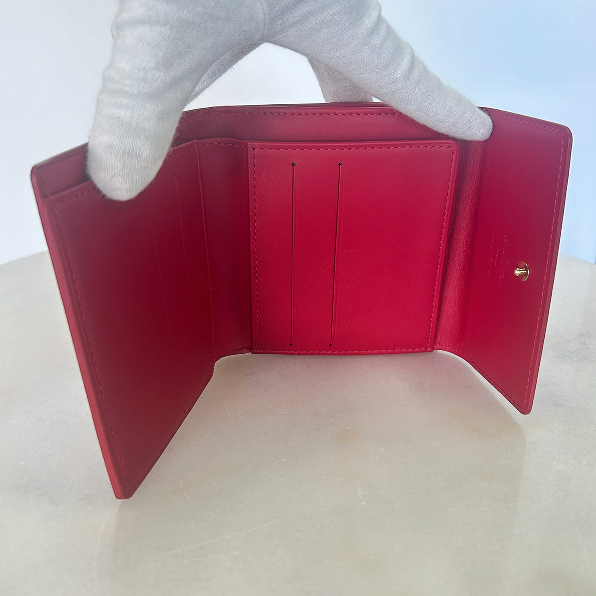 LOUIS VUITTON - Red Vernis Monogram Louise Tri-fold Wallet