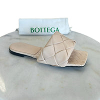 BOTTEGA VENETA - Lido Leather Flat Sandal in Nude Sz 38.5