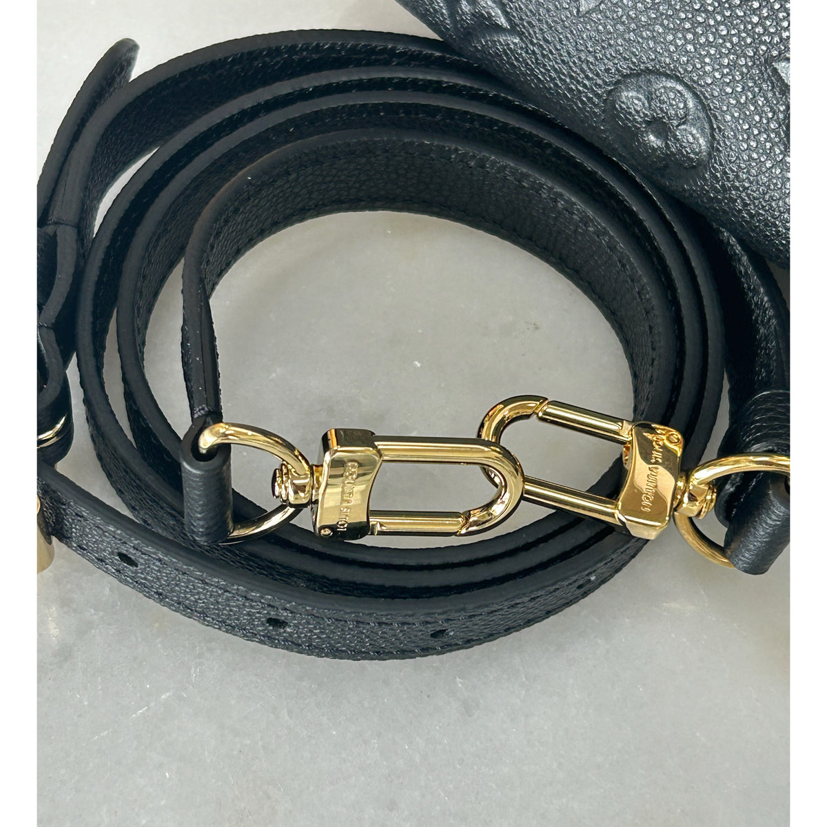 LOUIS VUITTON - Pochette Metis - Black Monogram Empreinte