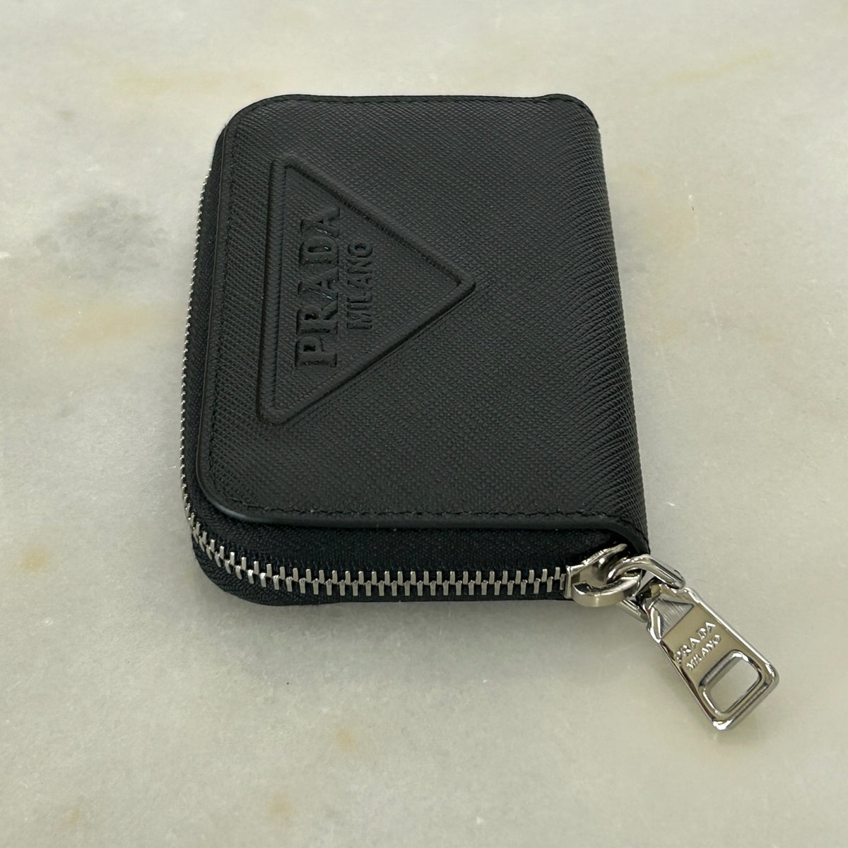 PRADA - Saffiano Embossed Logo Zip Wallet