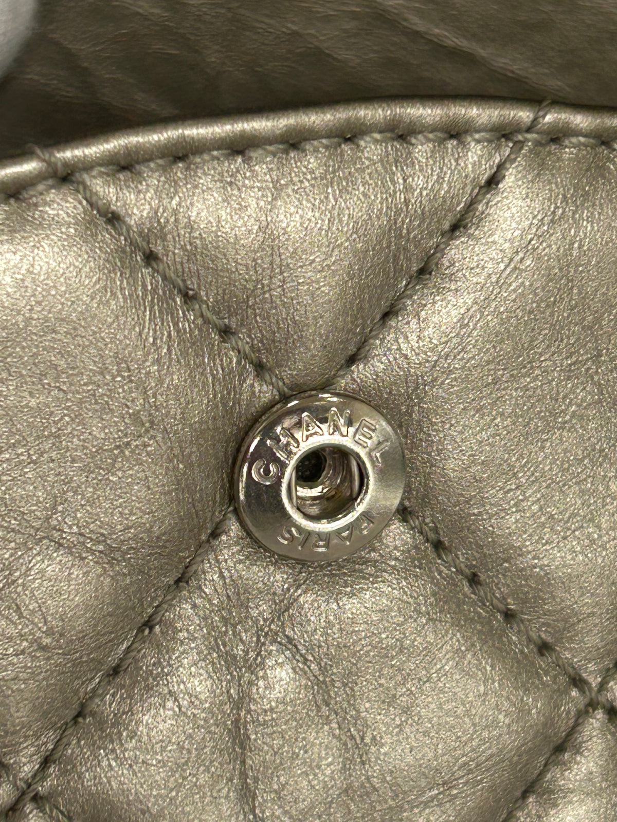 CHANEL - 2.55 Reissue Double Flap Bag