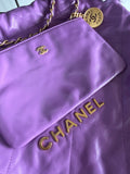 CHANEL 22 Handbag in Purple Leather - Medium