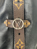 LOUIS VUITTON - CarryAll Vibe MM Bag