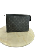 LOUIS VUITTON - Pochette Voyage MM - Monogram Eclipse