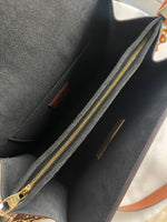 LOUIS VUITTON - Dauphine  MM Bag Reverse Monogram