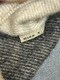 BURBERRY - Triangle Check Scarf