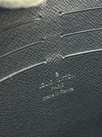 LOUIS VUITTON - Pochette Voyage MM - Monogram Eclipse