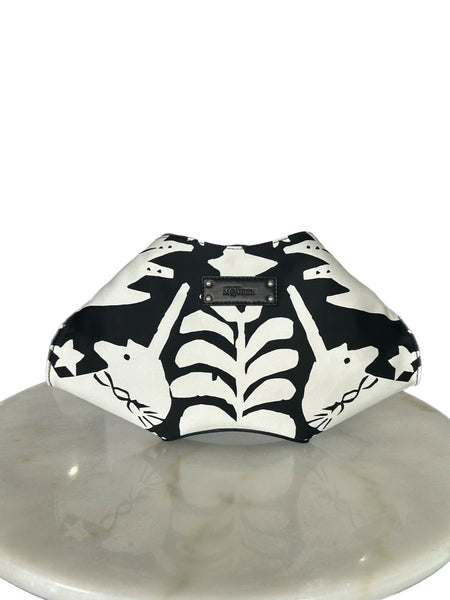 ALEXANDER MCQUEEN - De Manta Clutch - Black & White