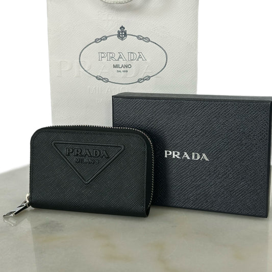 PRADA - Saffiano Embossed Logo Zip Wallet
