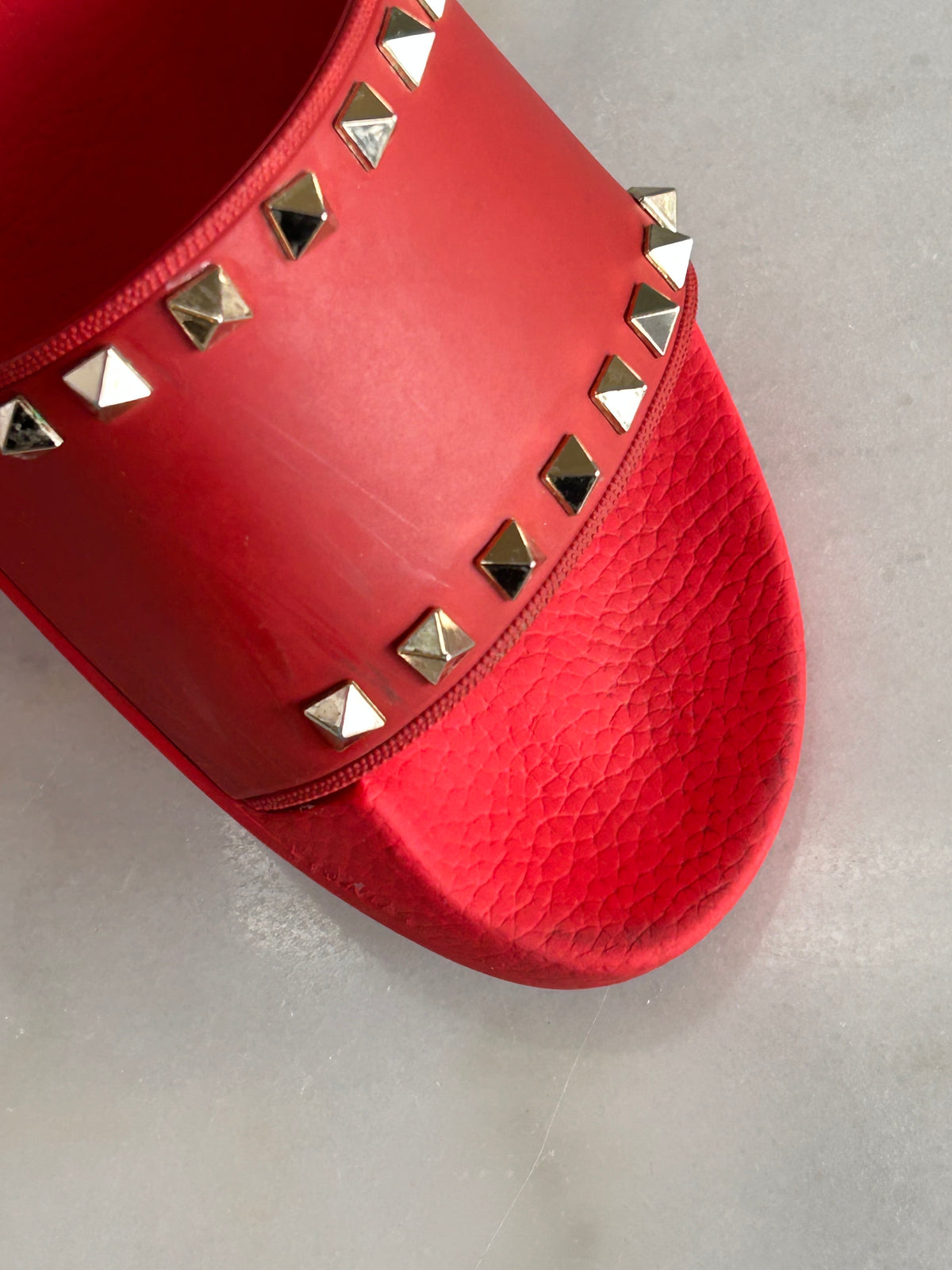 VALENTINO - Red Rockstud Pool Slides Sz 40