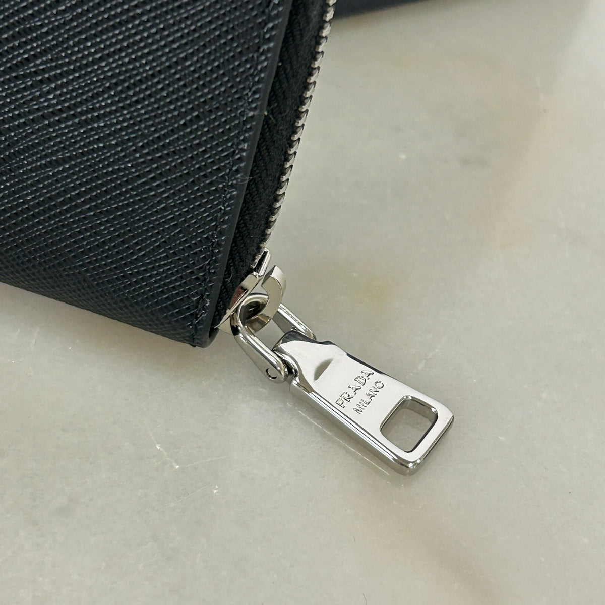 PRADA - Saffiano Embossed Logo Zip Wallet