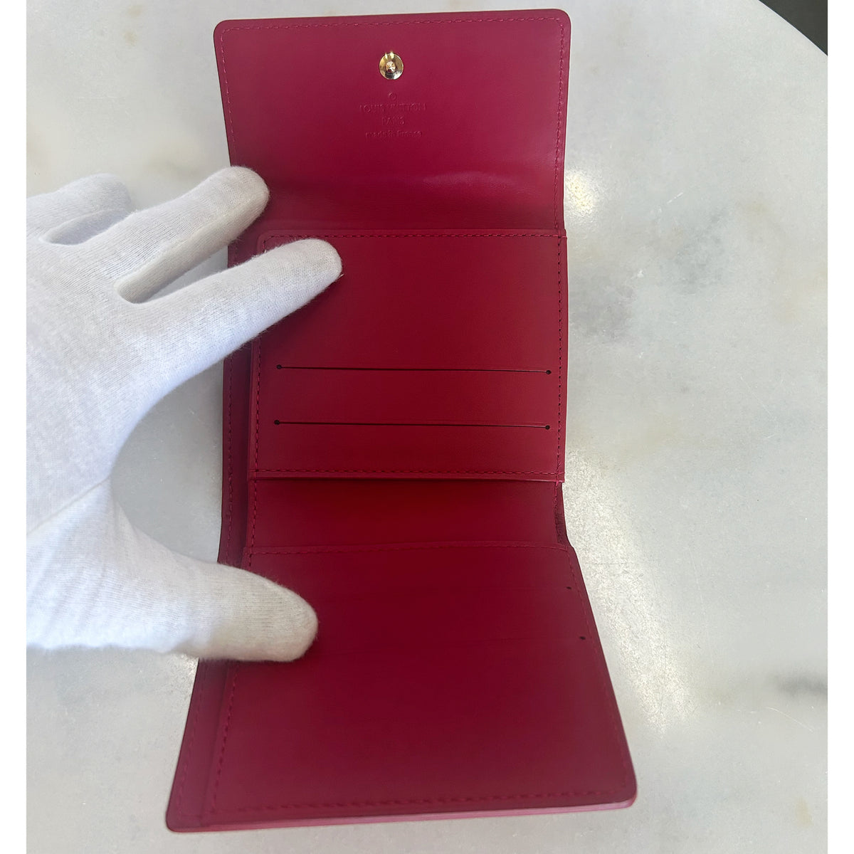 LOUIS VUITTON - Red Vernis Monogram Louise Tri-fold Wallet