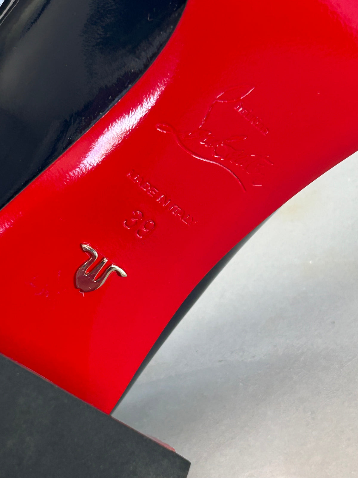 CHRISTIAN LOUBOUTIN - Miss Sab 55mm Marine Block Heels Sz 39