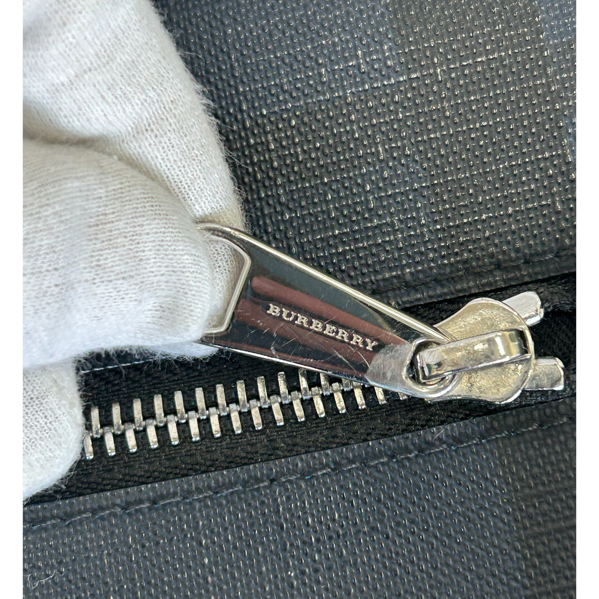 BURBERRY - Slim London Check Crossbody Bag
