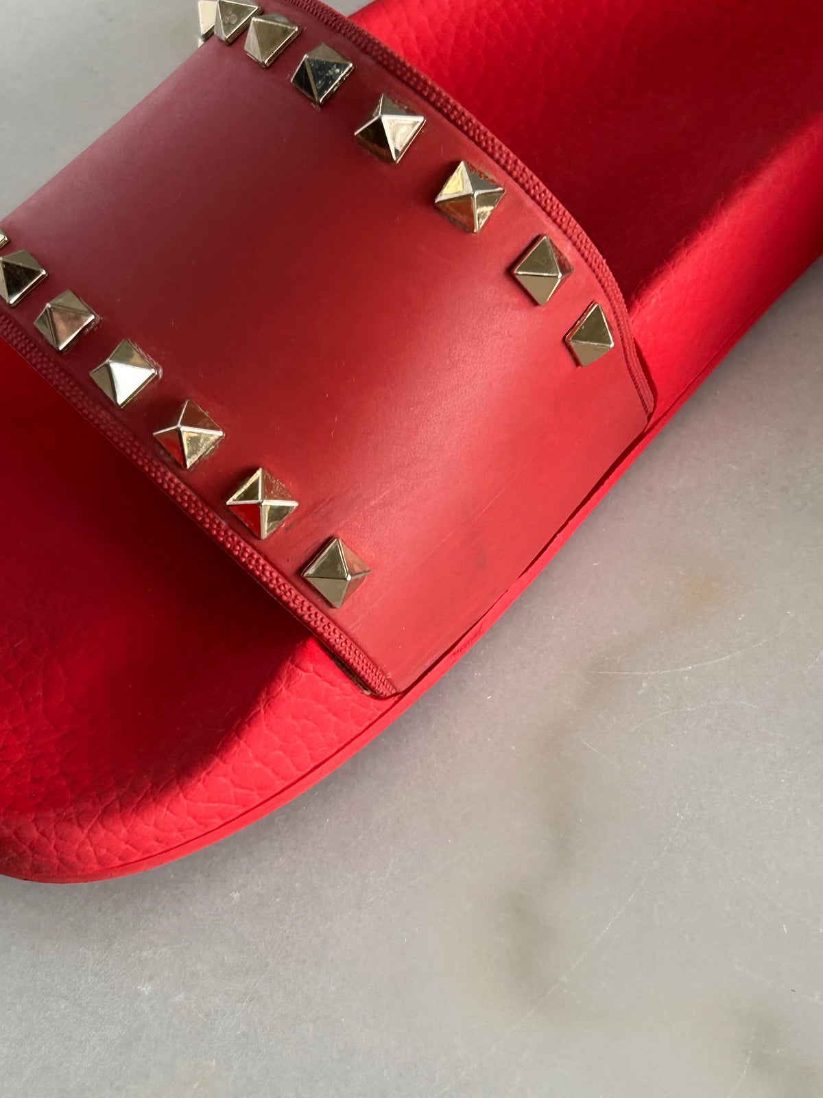 VALENTINO - Red Rockstud Pool Slides Sz 40