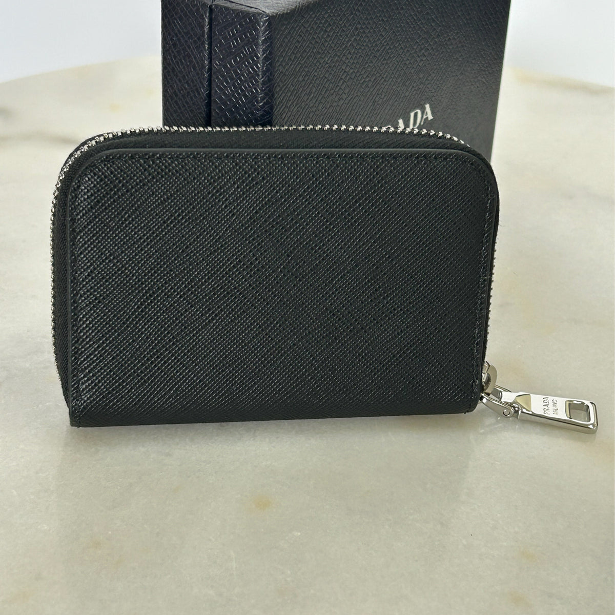 PRADA - Saffiano Embossed Logo Zip Wallet