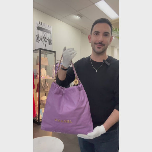 CHANEL 22 Handbag in Purple Leather